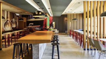 Breakfast, lunch and dinner served