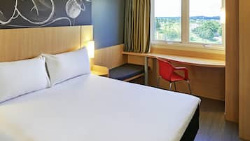 Standard Room, 1 Double Bed | Minibar, in-room safe, desk, soundproofing