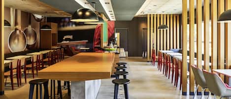 Breakfast, lunch and dinner served