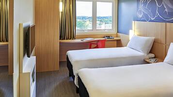 Minibar, una cassaforte in camera, una scrivania, insonorizzazione