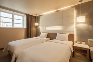 Twin Room | Desk, soundproofing, free WiFi - Kindness Hotel Sanduo Shopping District (Kaohsiung)