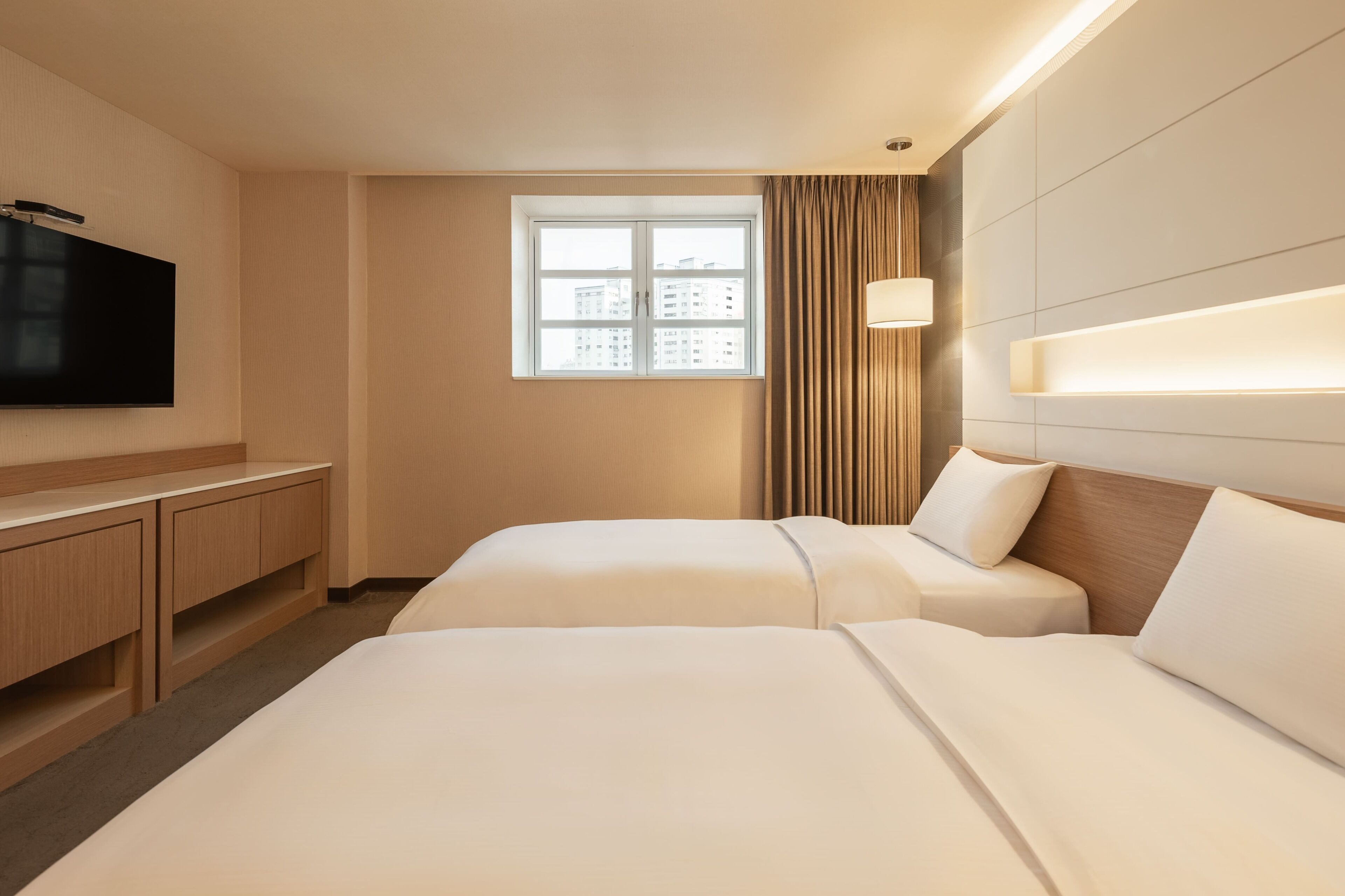 twin room | desk, soundproofing, free wifi