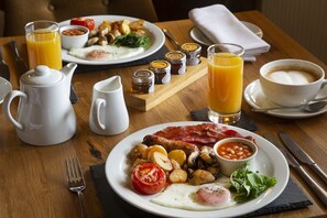 デラックス ダブルルーム エンスイート ガーデンビュー | 朝食 | 朝食無料