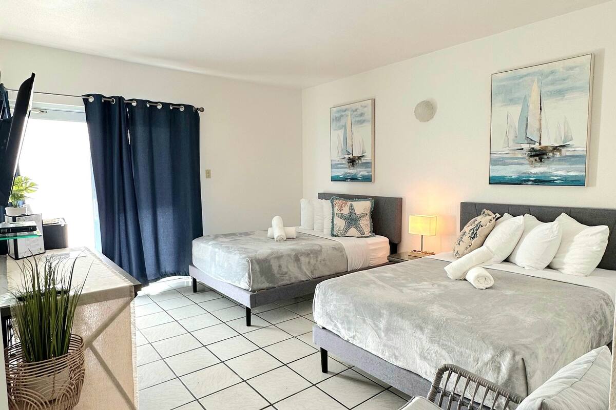 standard double room | iron/ironing board, free wifi, bed sheets