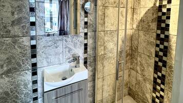 Superior Double or Twin Room, Ensuite | Bathroom