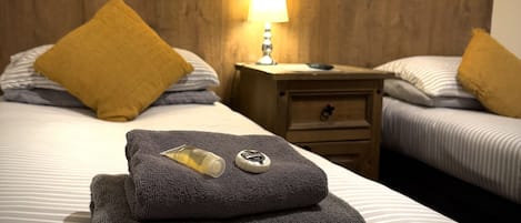 Camera Standard con letto matrimoniale o 2 letti singoli, bagno in camera | 1 camera