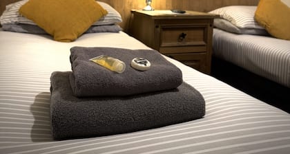 Riverside Hotel Bed and Breakfast