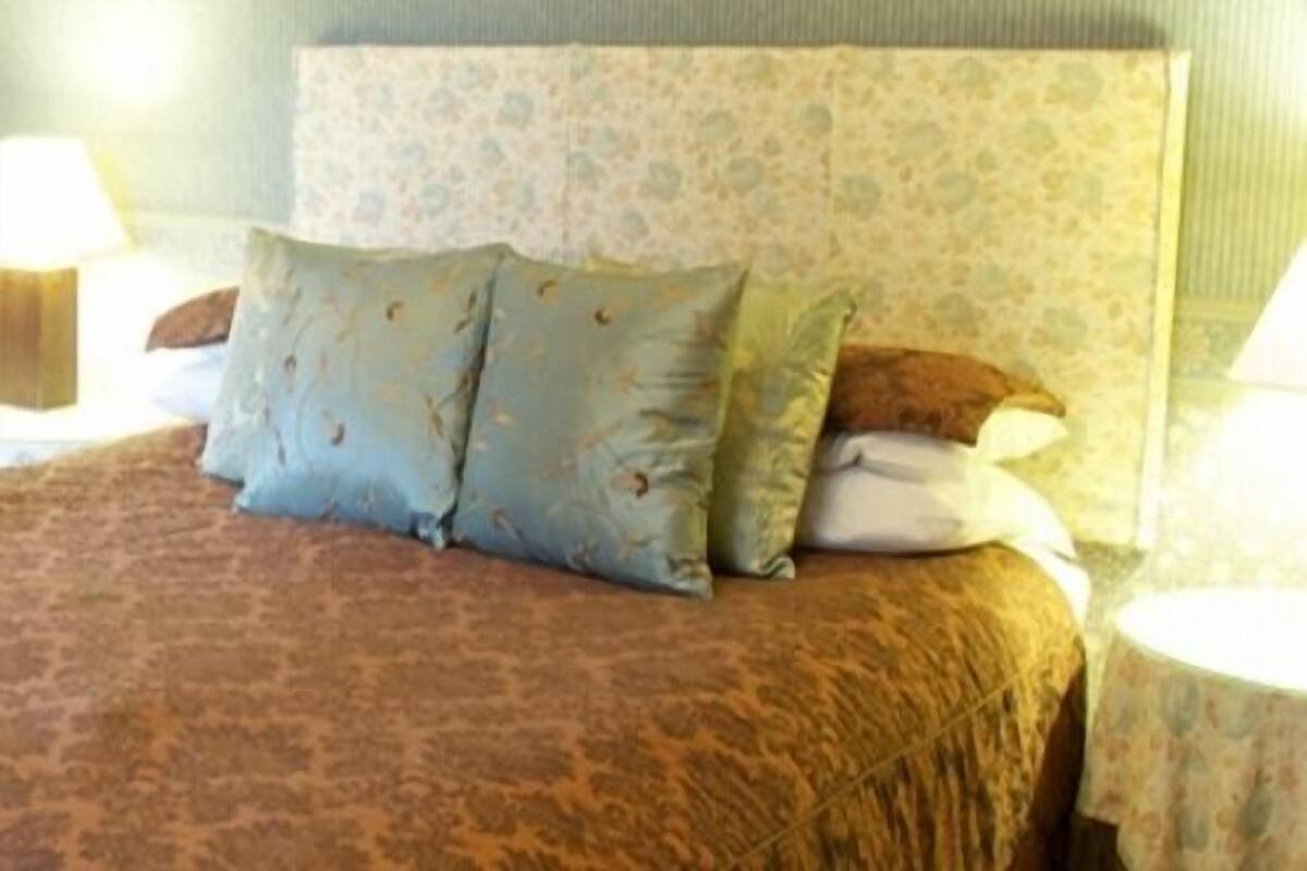 Standard-Dreibettzimmer, Gemeinschaftsbad