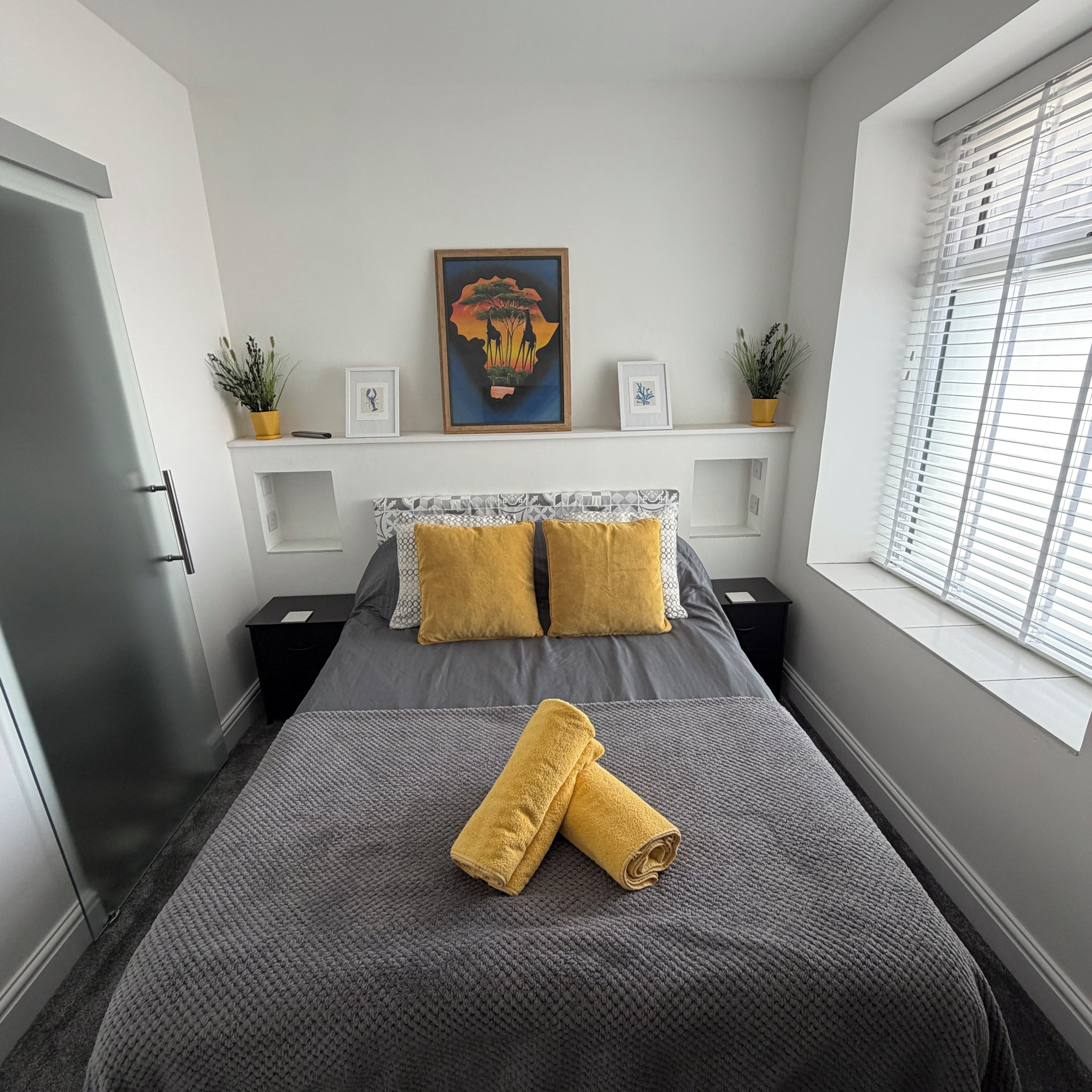 Chambre double, salle de bain attenante (Room 2) | 7 chambres, système d’insonorisation, accès au Wi-Fi (inclus)