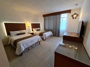 Executive Double Room | In-room safe, desk, laptop workspace, iron/ironing board