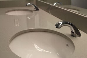 Bathroom sink