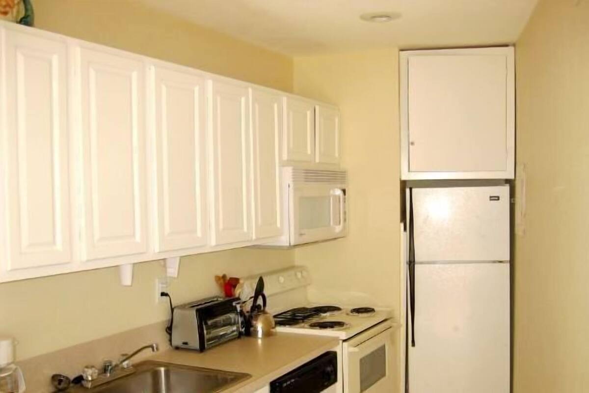 Condo, 1 chambre, baignoire à remous, en face de la plage (La Internacional) | Cuisine privée | Réfrigérateur, four à micro-ondes, surface de cuisson, lave-vaisselle