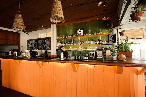 Bar (en la propiedad)