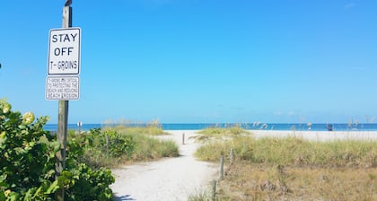 Friendly Native Beach Resort