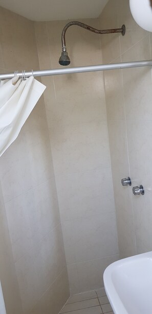 Ducha del cuarto de baño