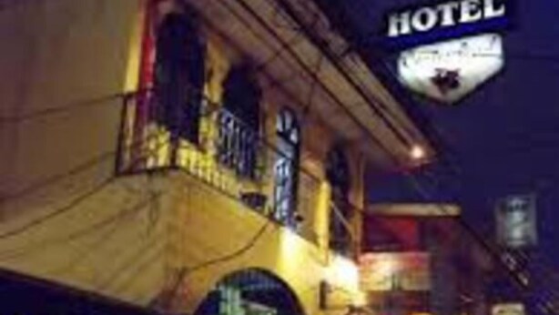 Front of property - evening/night - Hotel Cortez Azul (Alajuela)