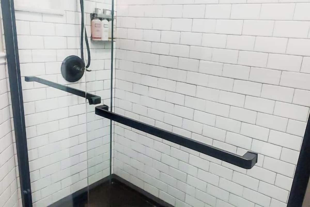 Shower, free toiletries, hair dryer (on request), towels