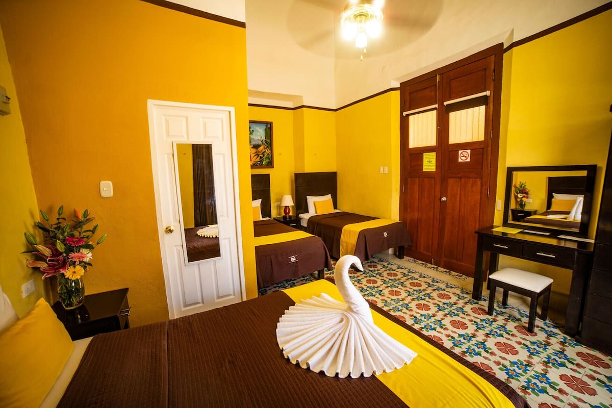 In-room safe, laptop workspace, iron/ironing board, free WiFi