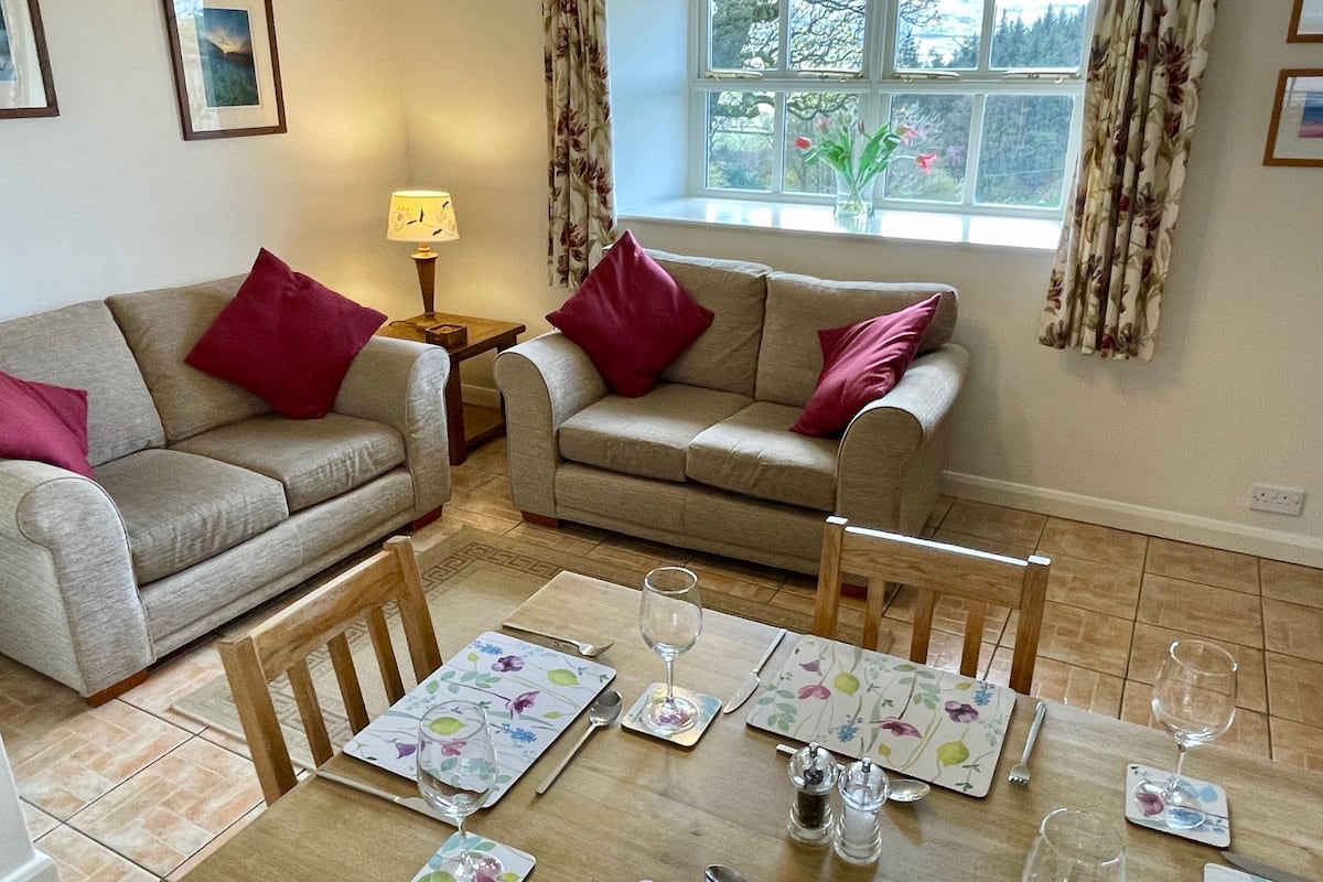 Cottage, salle de bains privée (Bluebell - 3 bedrooms) | Bar lounge