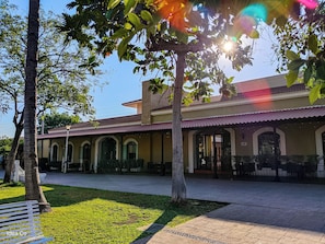 Front of property - Concierge Plaza la Villa (Villa de Alvarez)