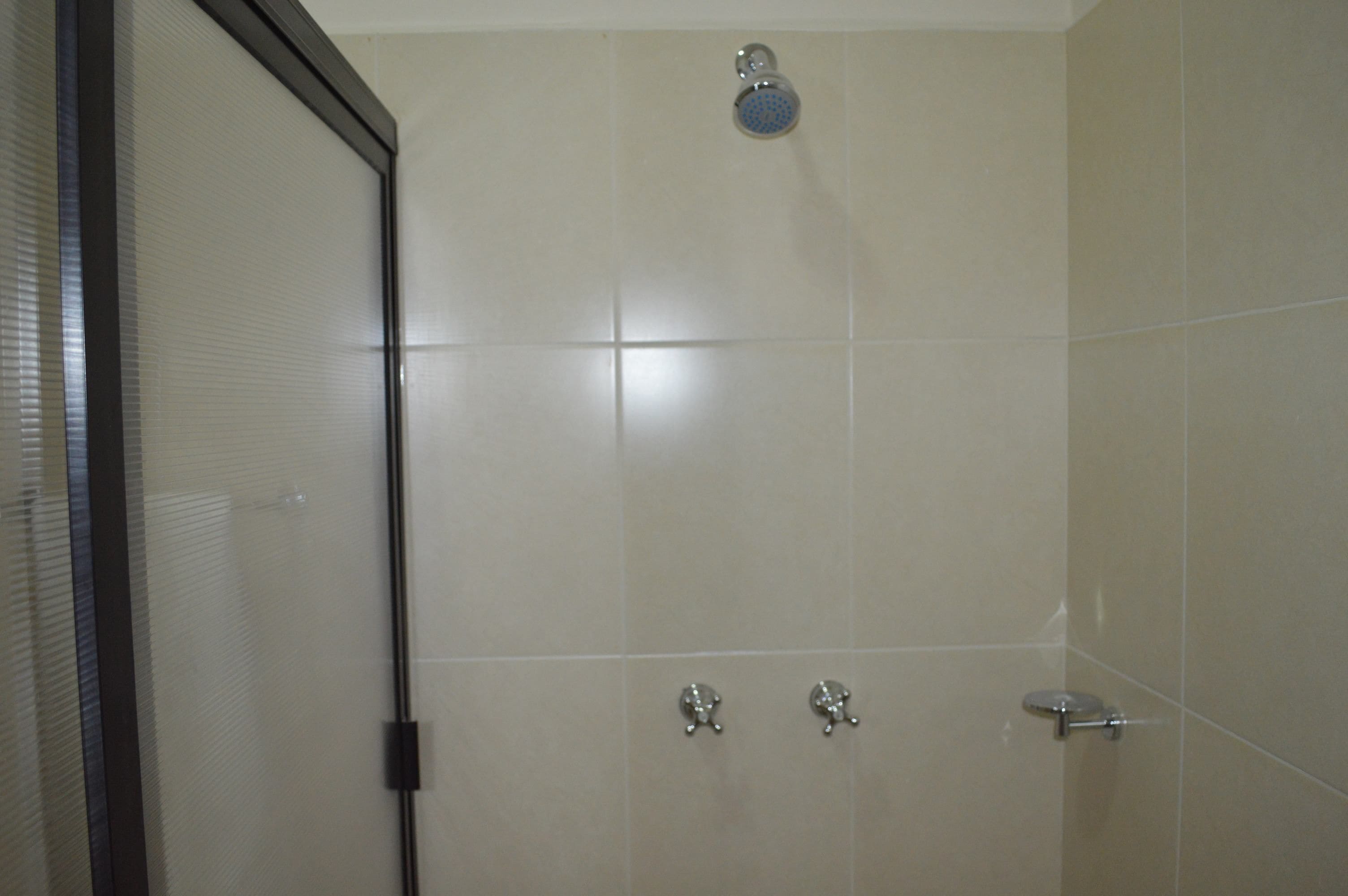 standard double room | bathroom shower
