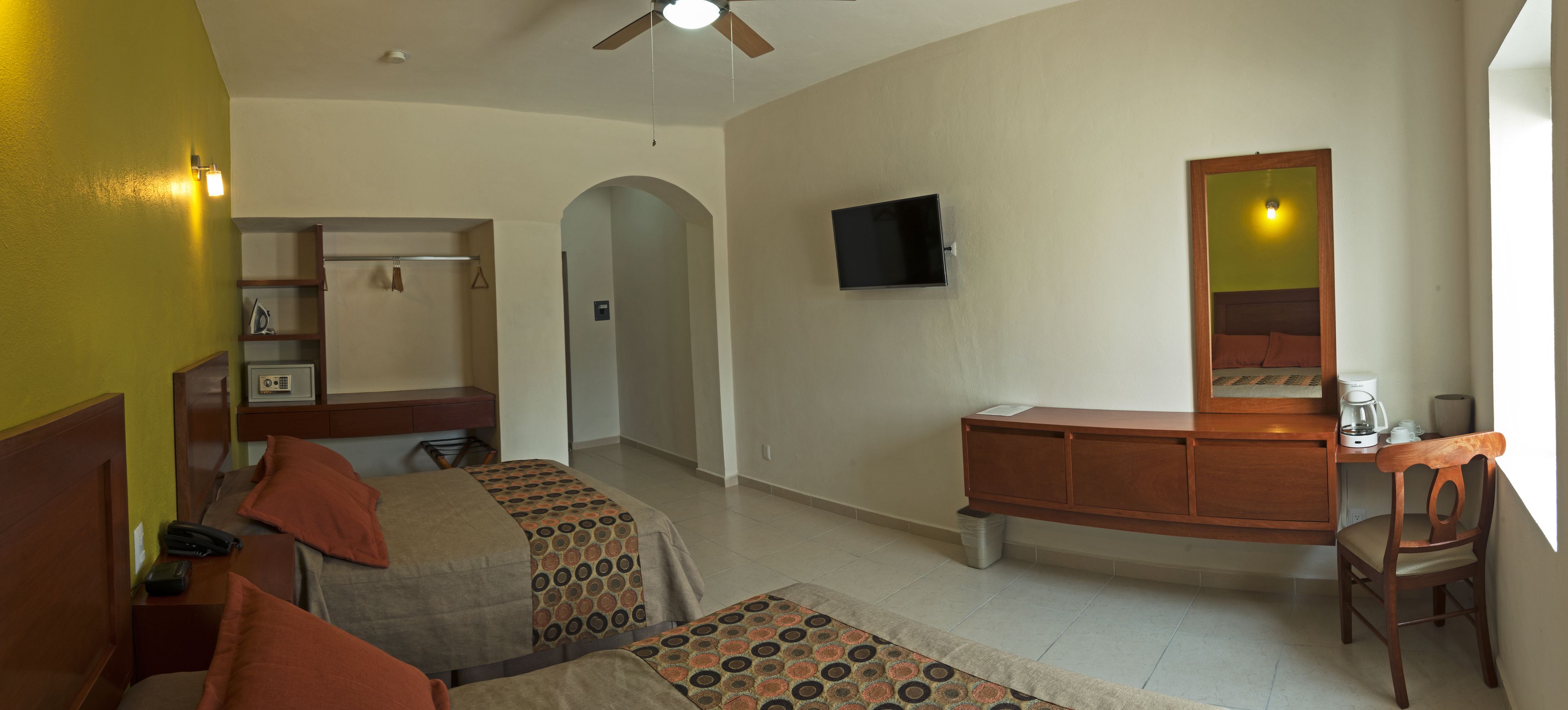 standard double room | 1 bedroom, in-room safe, blackout curtains, iron/ironing board