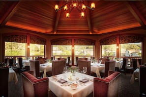 Breakfast and dinner served - Stephanie Inn (Cannon Beach)