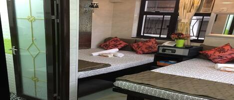 Standard Quadruple Room | In-room safe, free WiFi