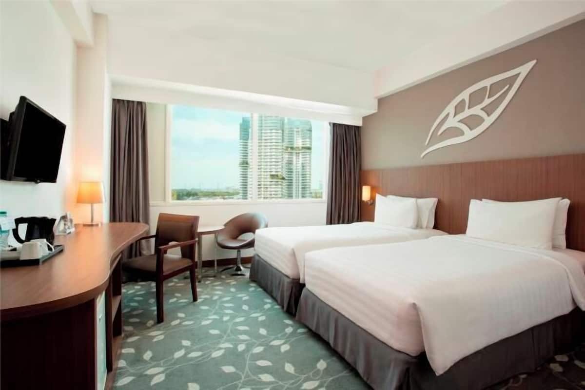 Hochwertige Bettwaren, Zimmersafe, Schreibtisch