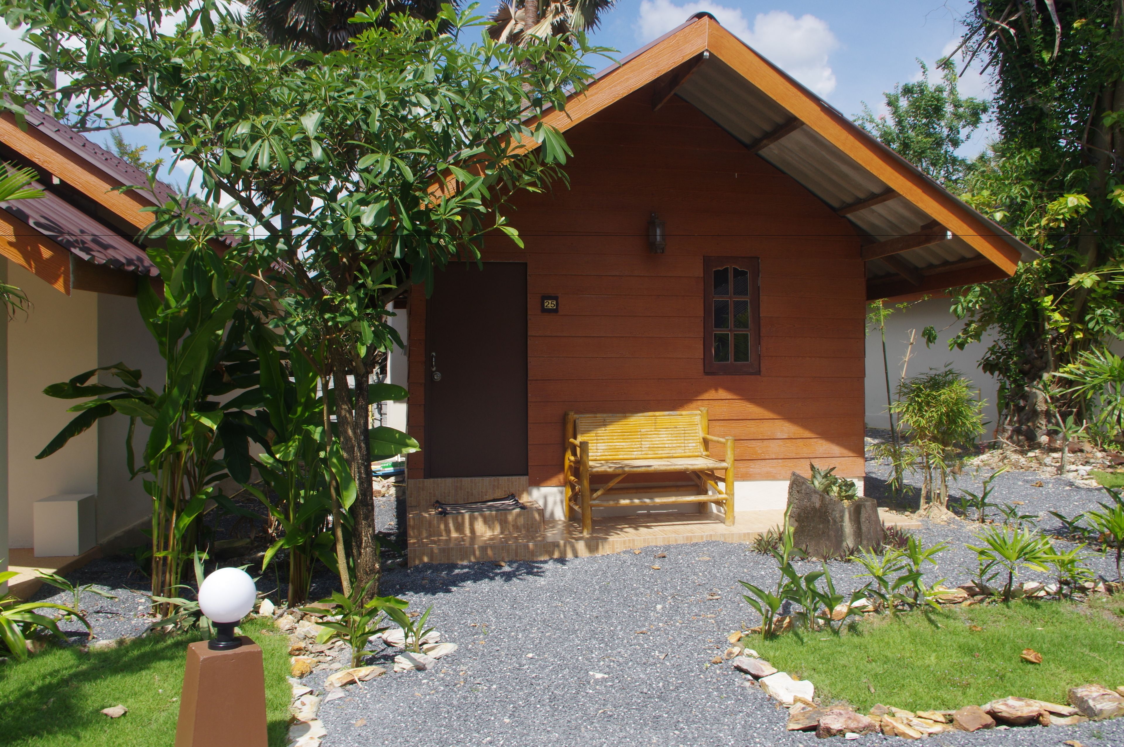 Fan Only Bungalow | Allergikerbettwaren, laptopgeeigneter Arbeitsplatz, kostenloses WLAN
