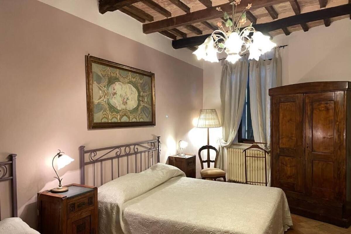 Individually furnished, free WiFi, bed sheets