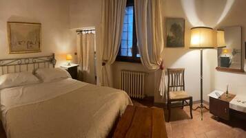 Economy Double Room, 1 Double Bed, Private Bathroom | Individually furnished, free WiFi, bed sheets