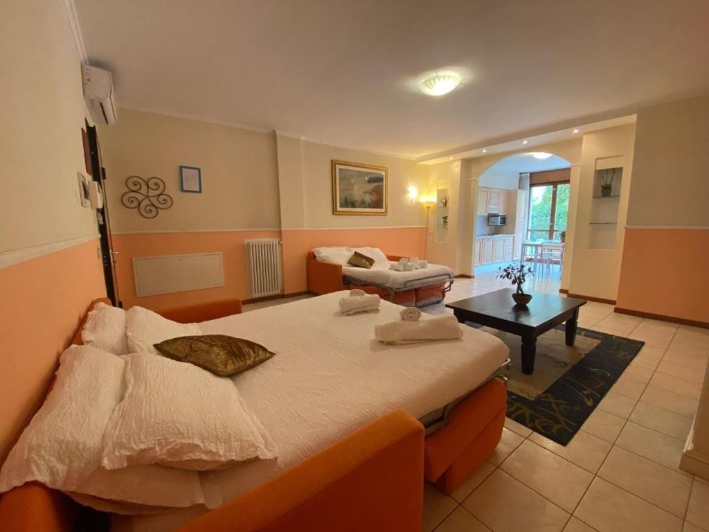 In-room safe, soundproofing, free WiFi