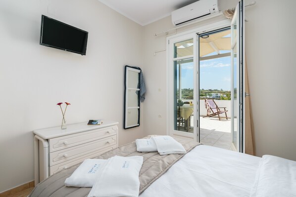 Family Duplex, 3 Bedrooms, Non Smoking, Mountain View -  Vivere Houses (Milos)