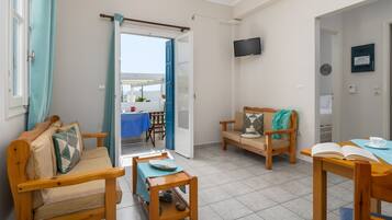 2 bedrooms, minibar, in-room safe, iron/ironing board