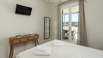 2 bedrooms, minibar, in-room safe, iron/ironing board