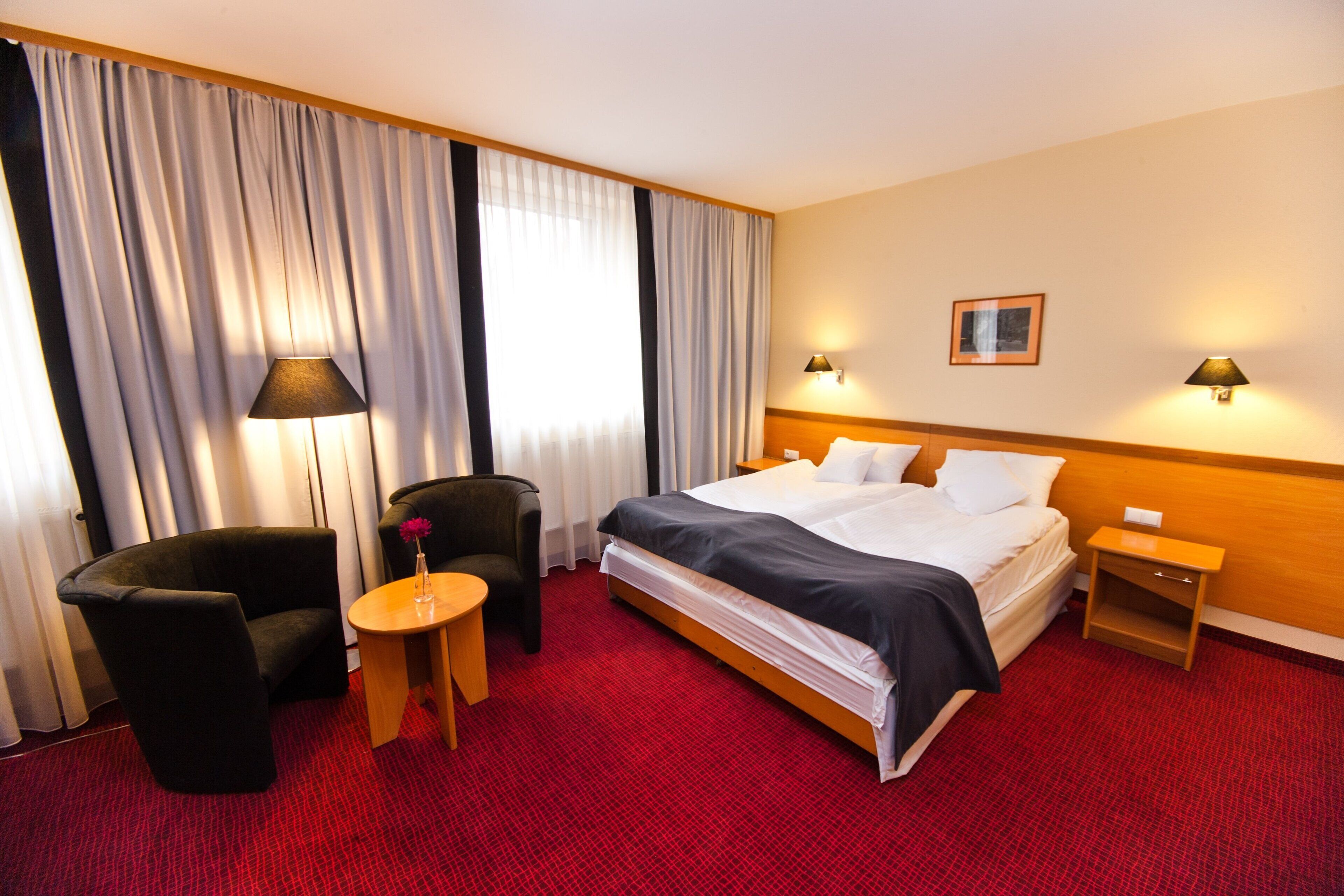 1 bedroom, premium bedding, in-room safe, desk