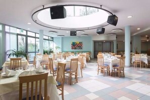 Lunch and dinner served  - Arizona Family Hotel Igea Marina (Bellaria-Igea Marina)