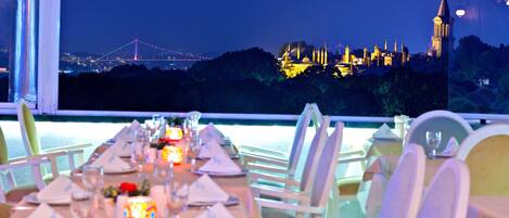 Lunch, dinner served; Turkish cuisine, alfresco dining