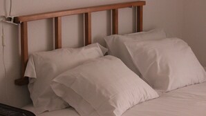 Unclassified image, 4 of 58, button - Royal Prince Hostel (Lisbon)