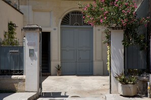 مدخل المنشأة