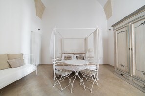 筆電工作空間、遮光布/窗簾、隔音、搖籃/嬰兒床