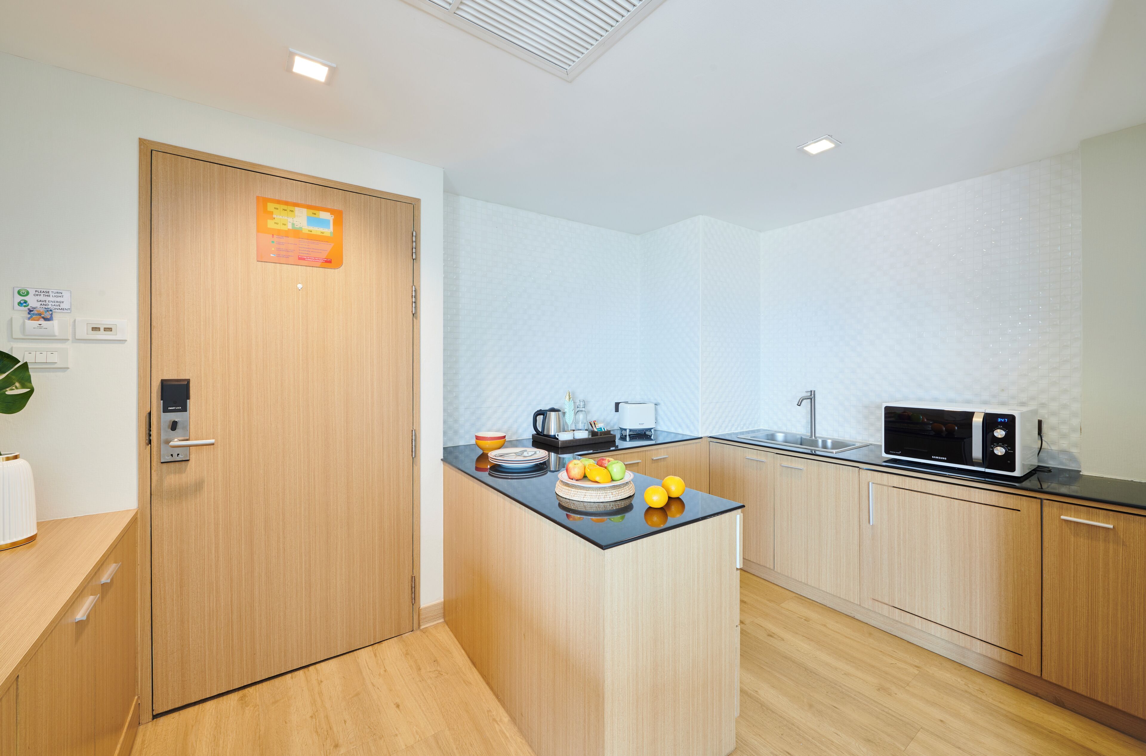 duplex suite | premium bedding, in-room safe, desk, laptop workspace