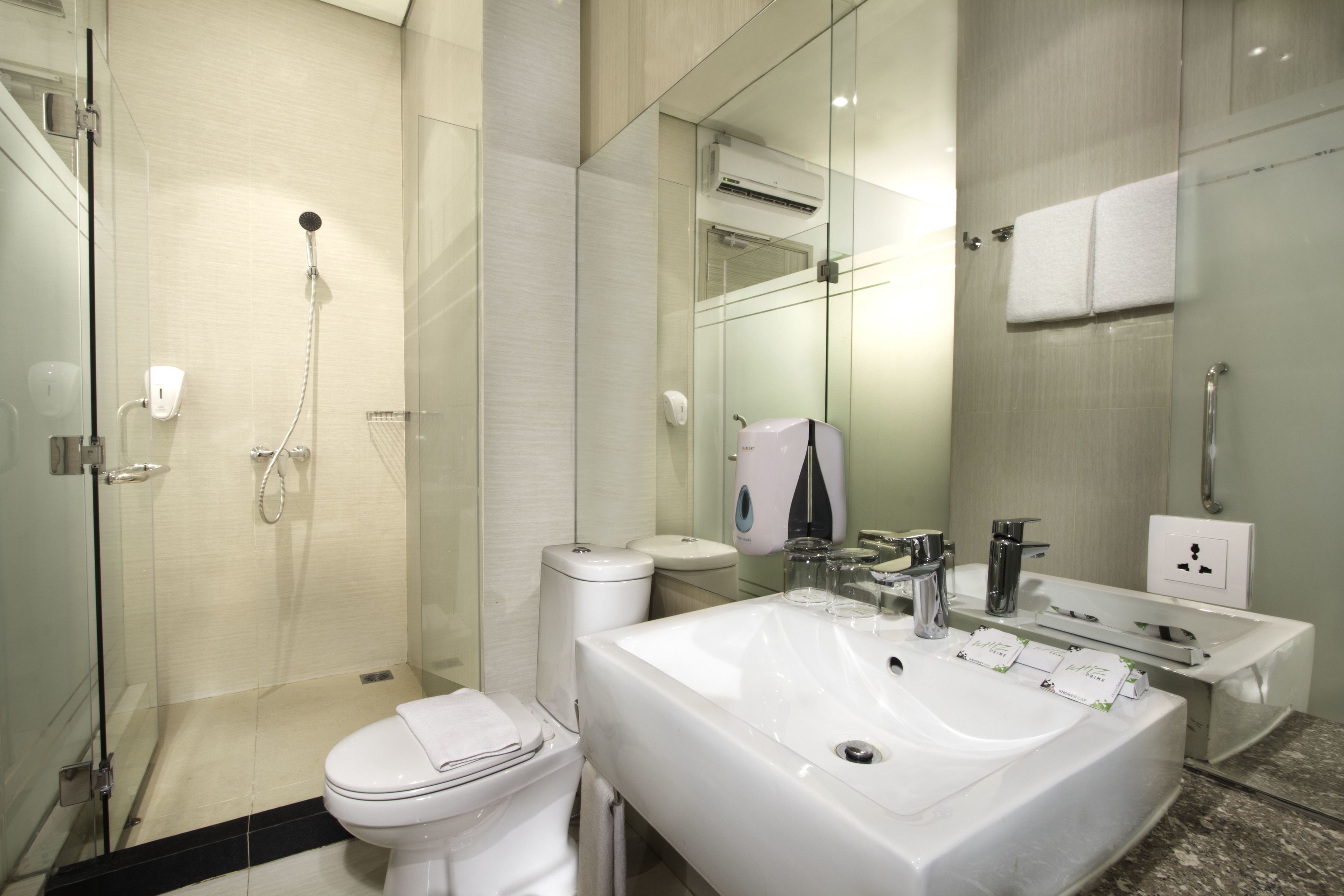 Photo - Whiz Prime Hotel Kelapa Gading