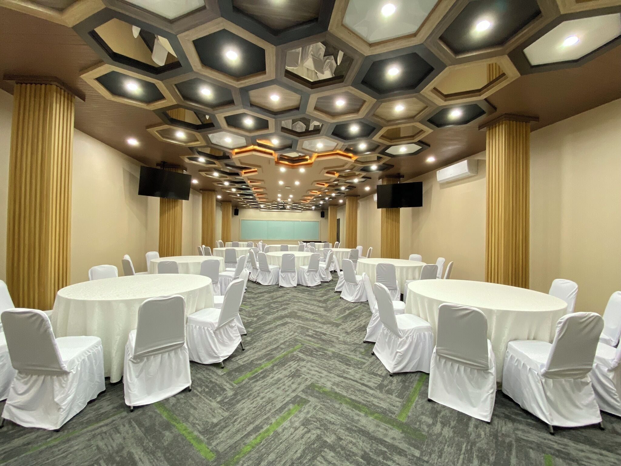Photo - Whiz Prime Hotel Kelapa Gading