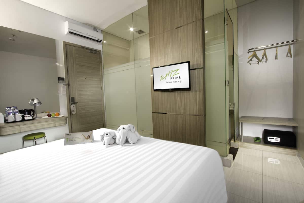In-room safe, desk, free WiFi, bed sheets