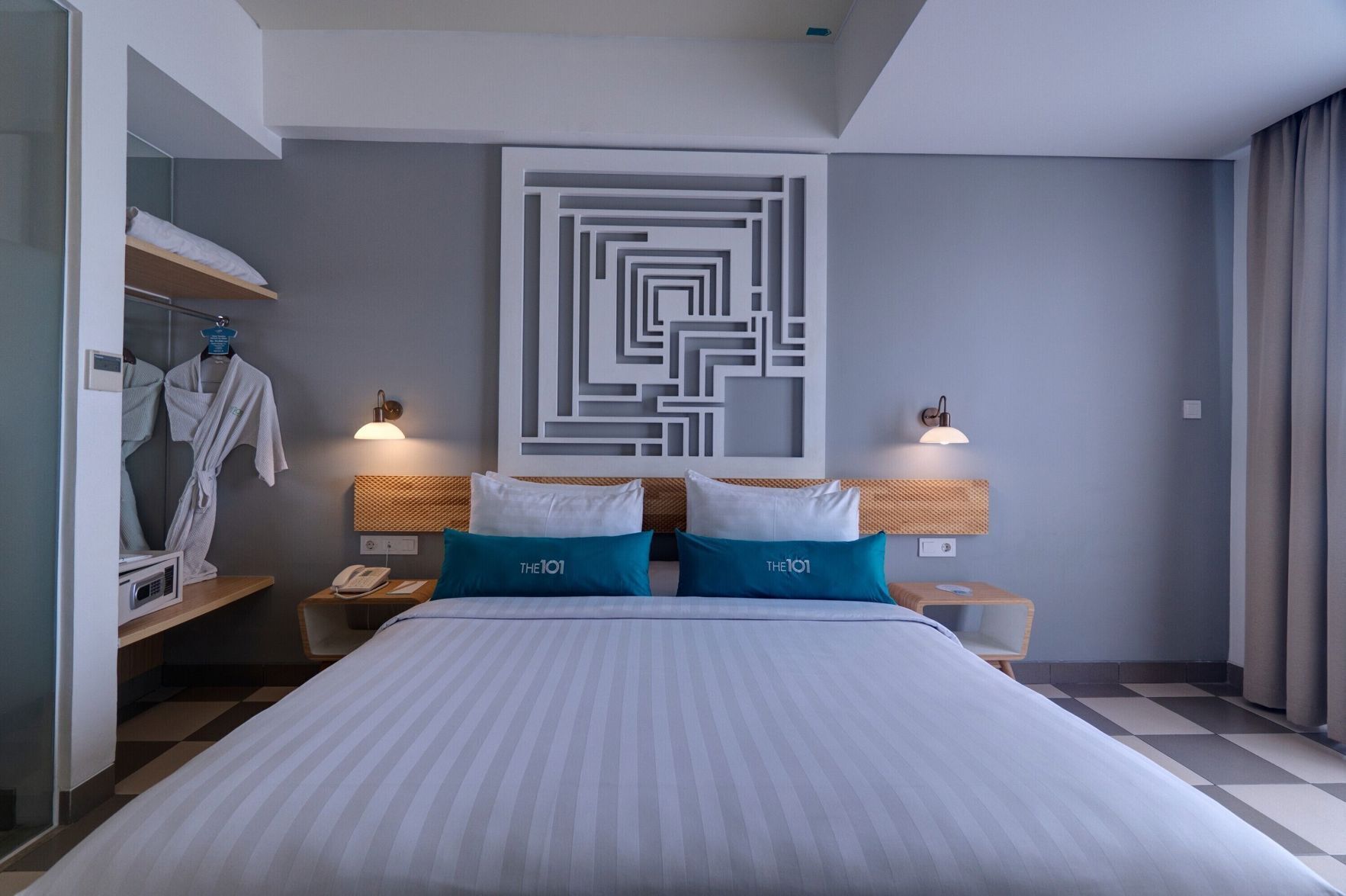 In-room safe, desk, free WiFi, bed sheets