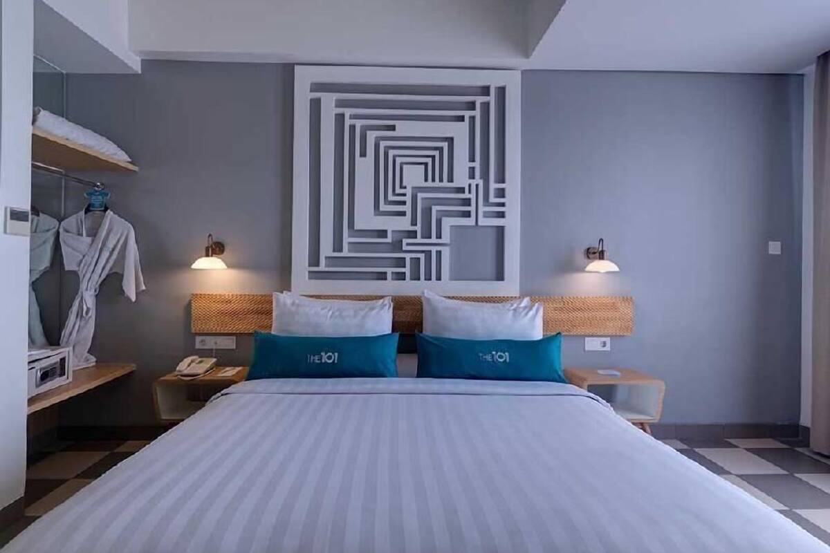 Safe på rommet, skrivebord, wi-fi (inkludert) og sengetøy