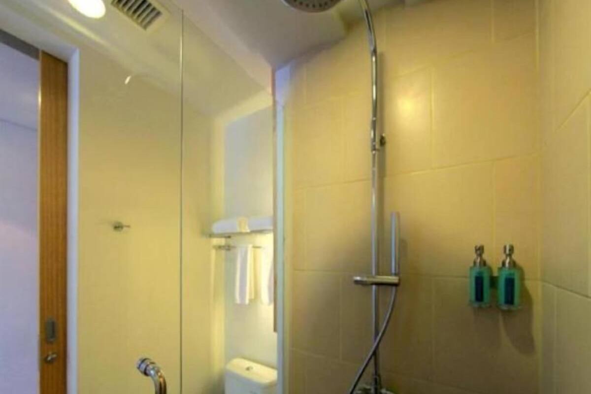 Bad | Hårføner, badekåper, tøfler og bidé