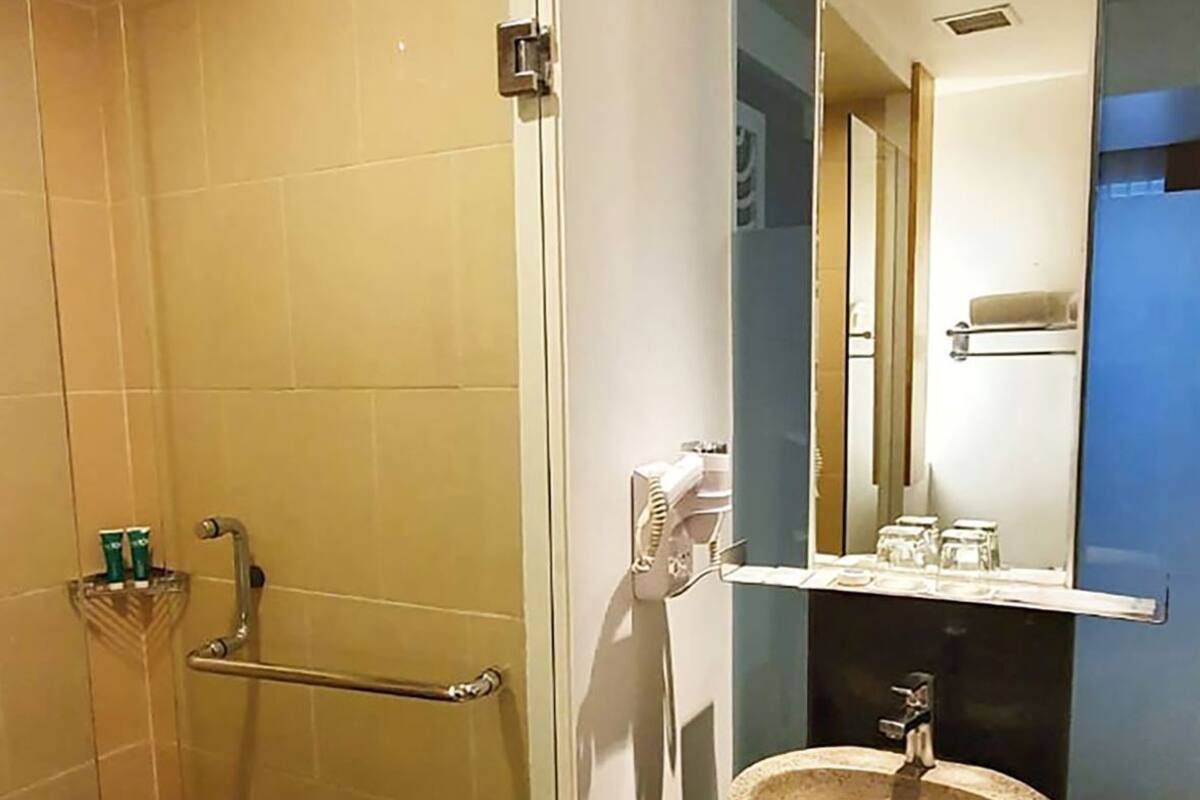 Bad | Hårføner, badekåper, tøfler og bidé